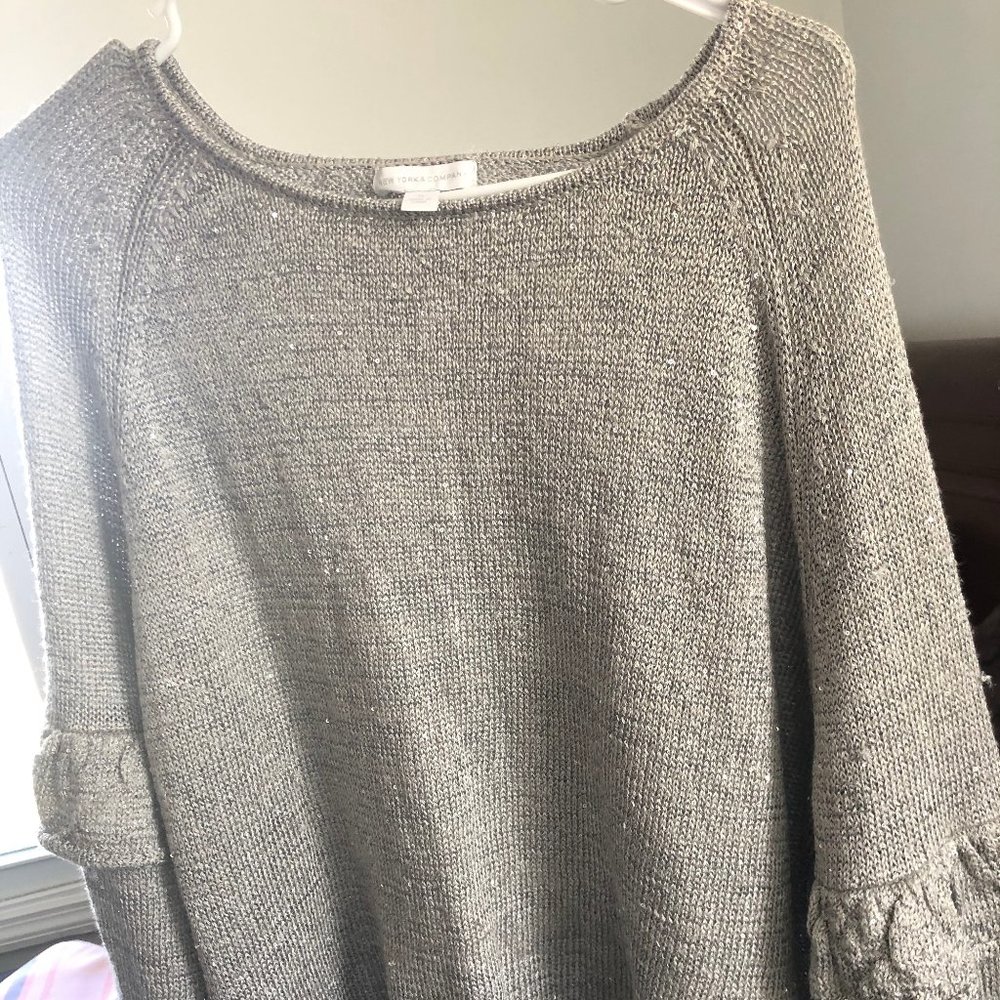 sweater - Picture 2 of 4